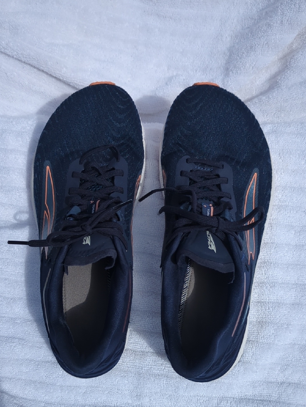 TORIN EGO MaX W 9.5 Navy Running Sneakers with Orange Accents